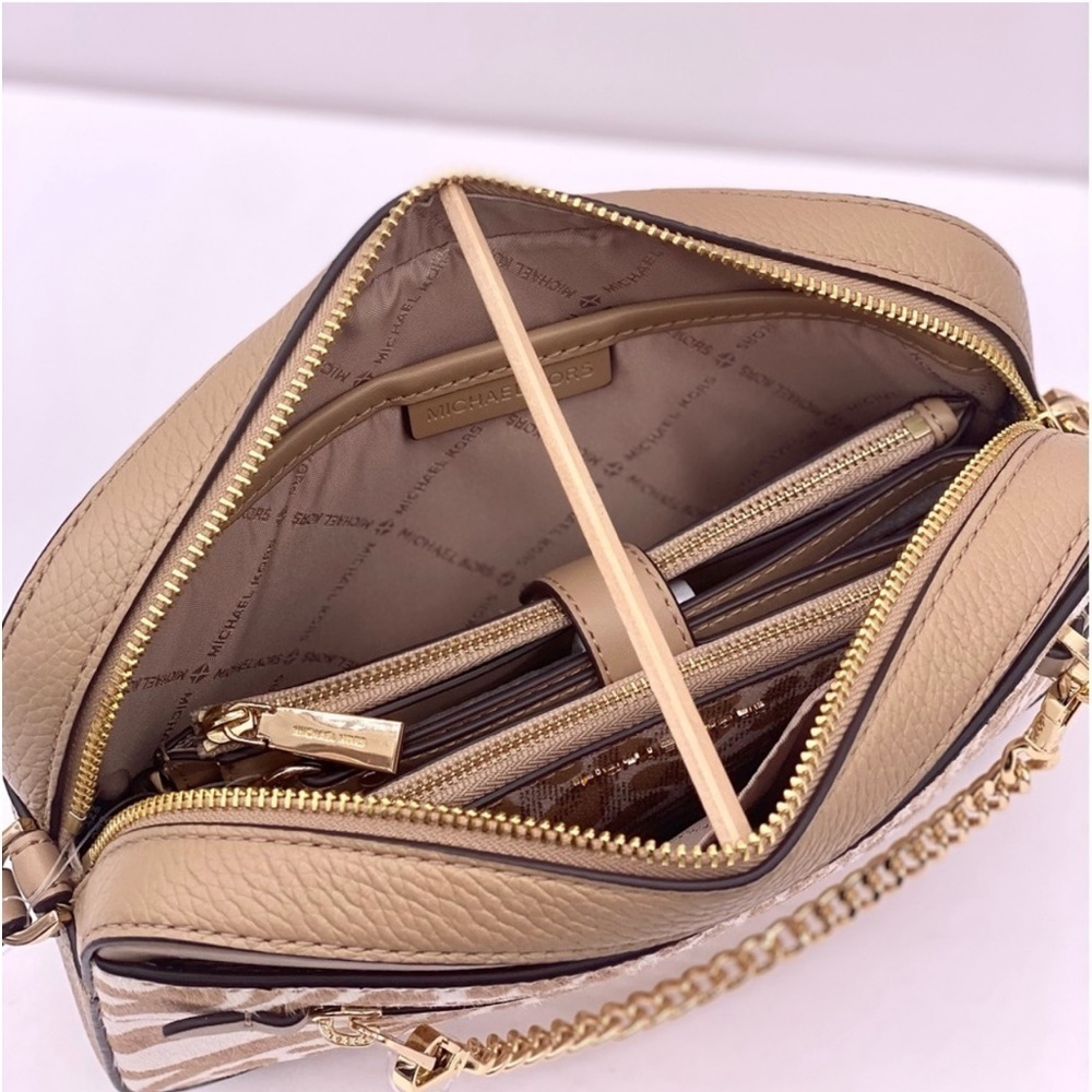 Michael Kors EW Zip Chain Crossbody And Wallet Set - Picture 14 of 15